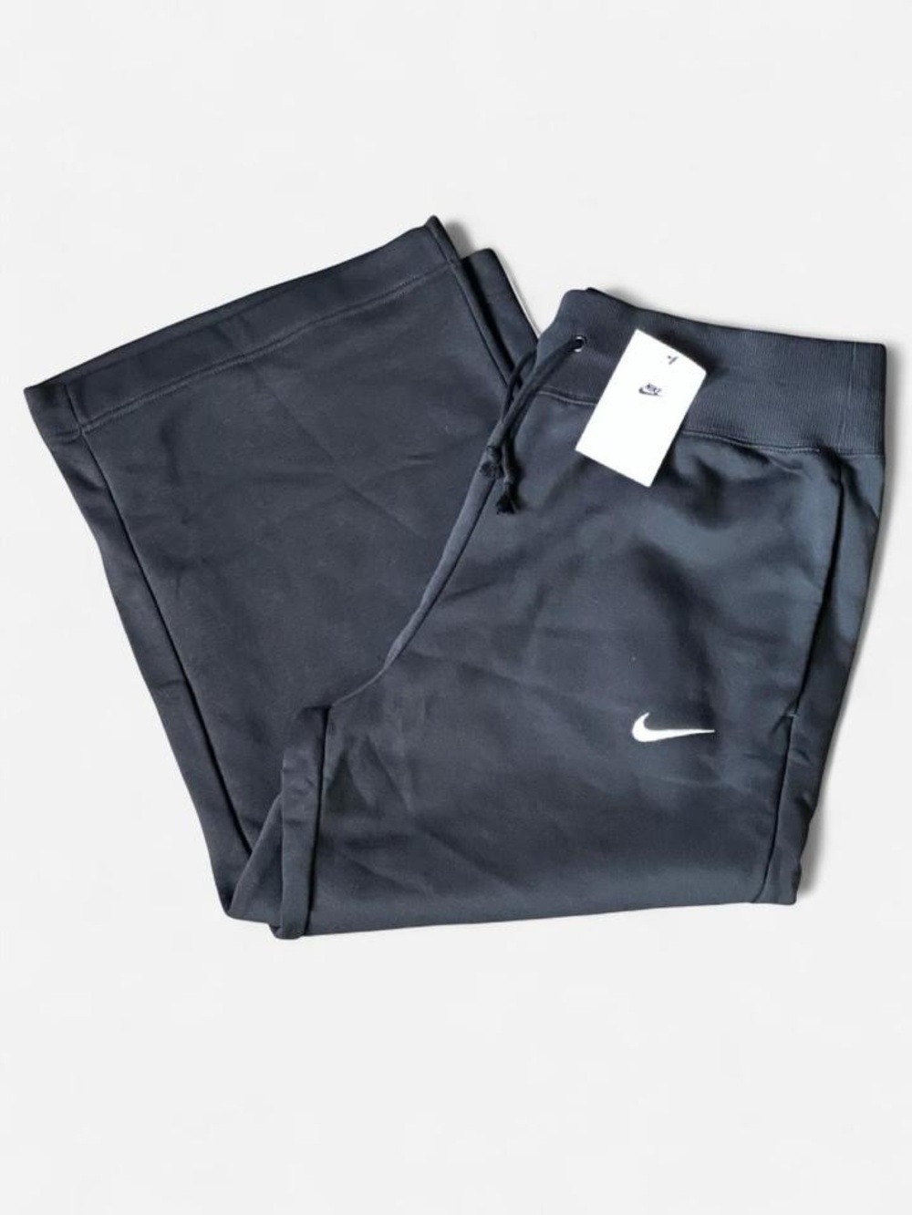 Nike Women’s Black High Rise Crop Pants Size L NWT Standard Fit